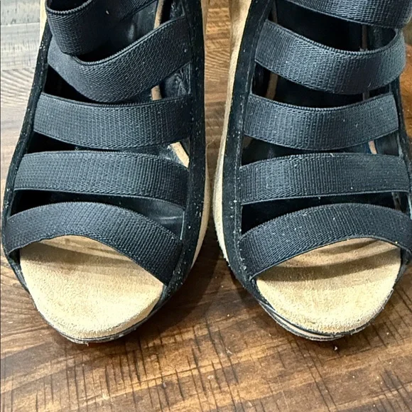 GUCCI Olimpia Ladder Strap Peep Toe Booties - Picture 3 of 16